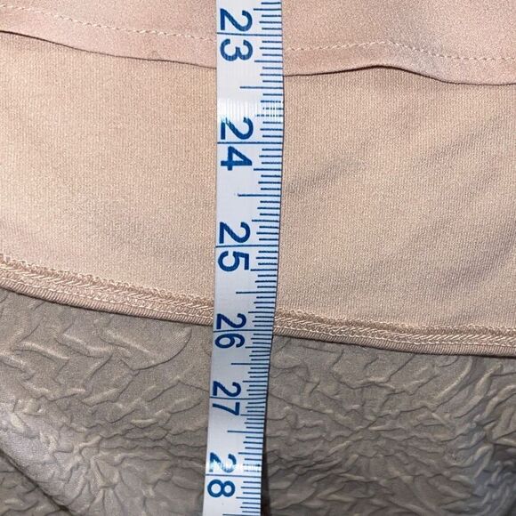 Ann Taylor Petite Long Sleeve Pullover Minimalist Blouse Nude/Tan Size Small Pet - Picture 8 of 8